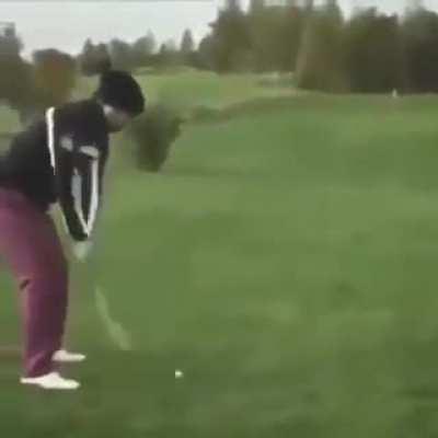 How to distract your friends while playing golf