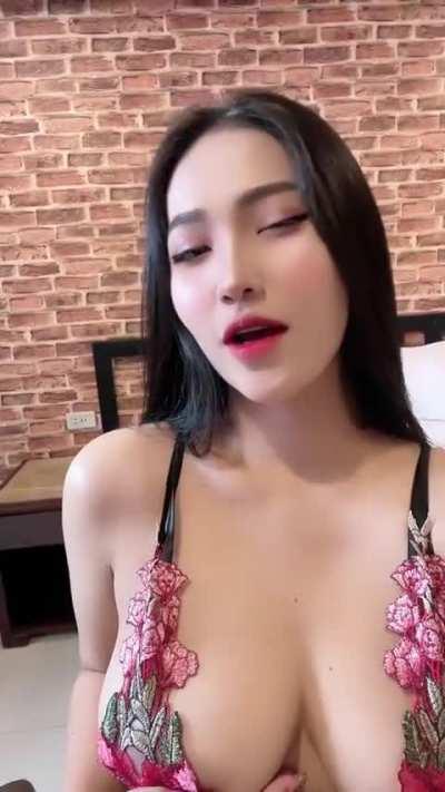 Sexy thai girl 😮