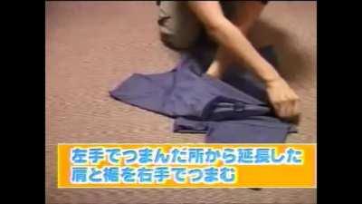 Japanese way of folding T-shirts