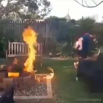 Kids, don't play with fire!
