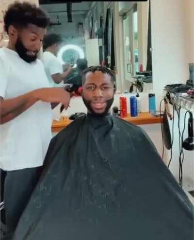 Taking a picture of getting a haircut every week from age 13-27.(Credits:Dennyfludd)