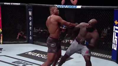 Slow motion demonstrates Rozenstruik’s kickboxing defence ( and Ngannou’s power)