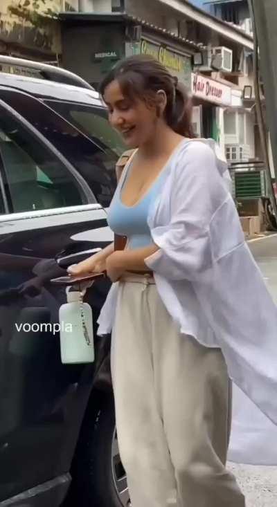 Neha Sharma 