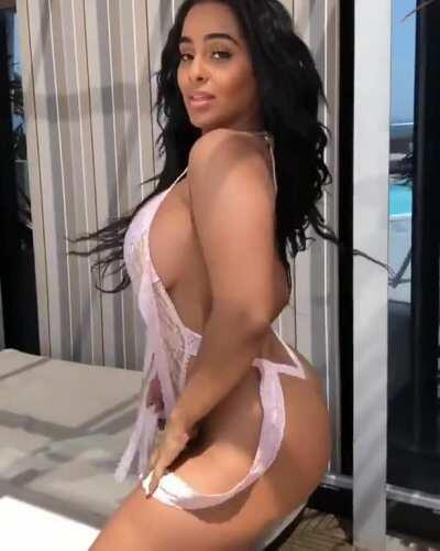 Ayisha Diaz is something else 🤤