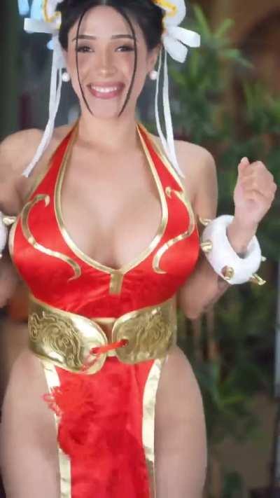 minitinah as Chun Li