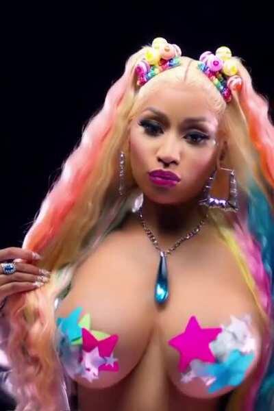 Nicki Minaj in &quot;Trollz&quot;