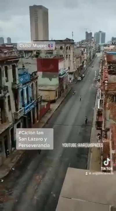 Hey tourists! It's not Syria or Ukraine, it's Havana Cuba 🇨🇺. 64 years bombarded by Socialism.