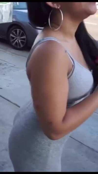 Jiggle that ass