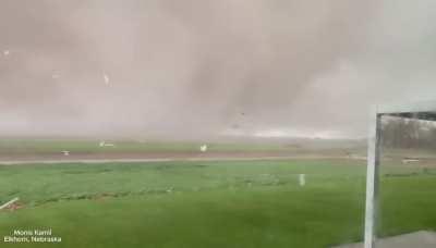 Unbelievable closeup footage of the Elkhorn, NE tornado 4/26/24