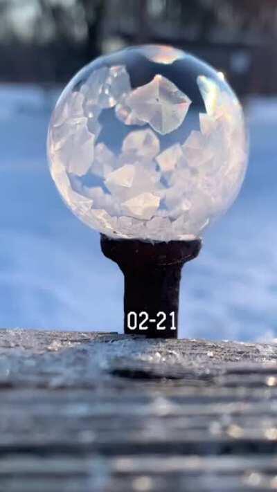 How bubbles freeze is magical