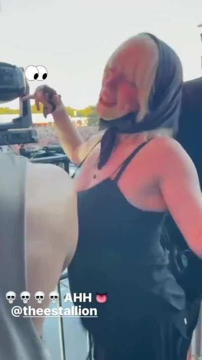 Billie Eilish’s big bouncing tits are amazing