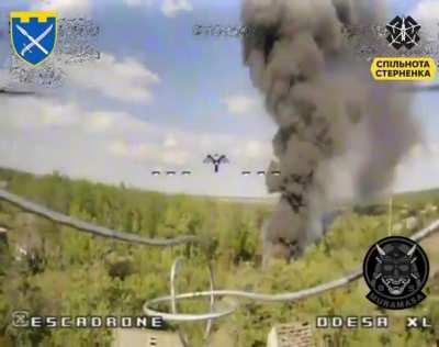 Another Russian 2S19 Msta-S 152mm self-propelled howitzer is getting destroyed by a Ukrainian FPV pilot. Near Avdiivka, Donetsk Oblast. Geolocation: 48.1611, 37.7253