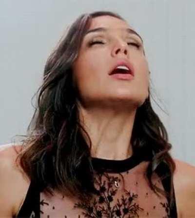 Gal Gadot 🥵