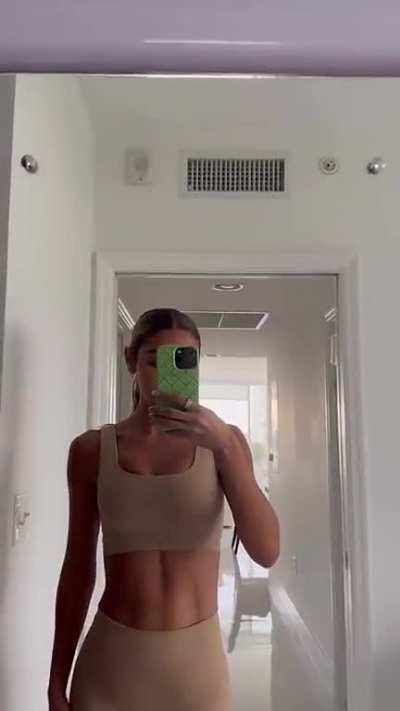 Chantel | mirror video 