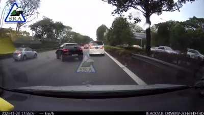 Diver hitting 2 motorcyclist in a row