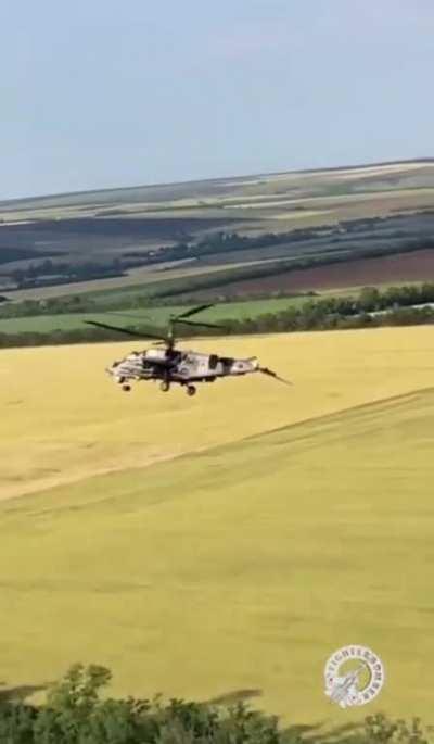 Ka-52 still flying after having its tail blown off by Ukrainian anti-air systems.