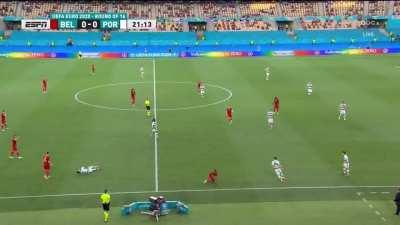 Belgium 0 - 0 Portugal - Cristiano Ronaldo with a loud yell after running into Meunier 21'