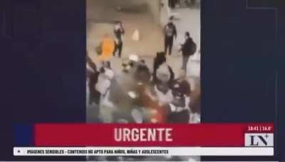 Se tiran gas pimienta entre ellos para victimizarse XD