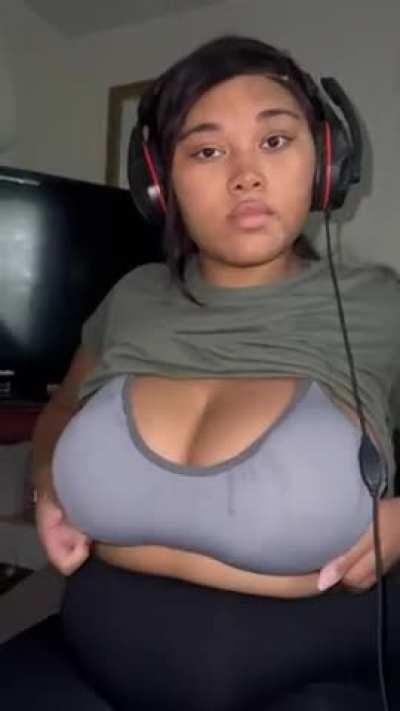 Would you fuck a gamer chick?