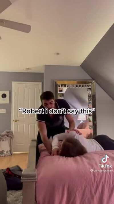 Girl pranks Italian bf