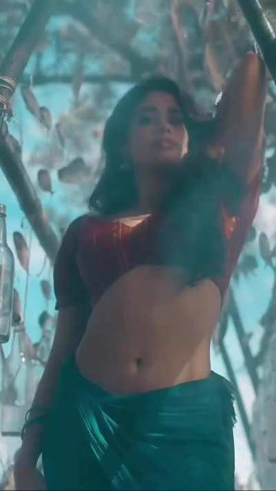 Janhvi Kapoor in Chuttamalle song