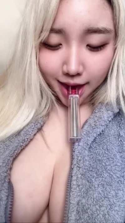 Love a horny Korean chick