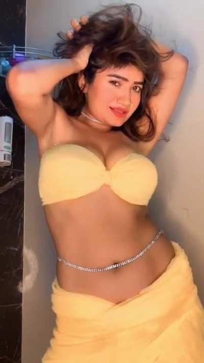 Neha Singh Sexy Hot 🥵🥵