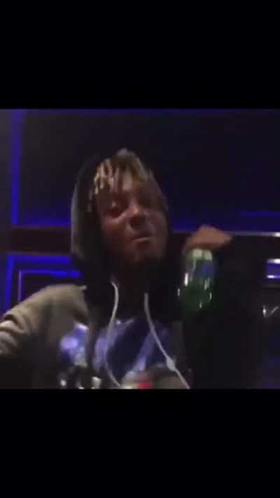 Juice Wrld Biscotti Juice Wrld Biscotti In The Air GIF - Juice