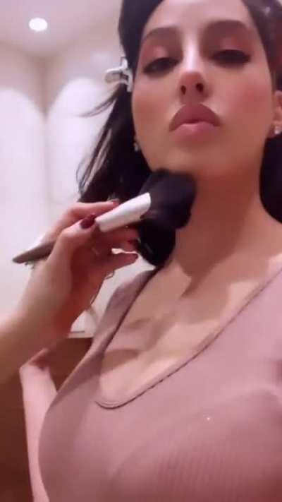 Nora Fatehi nip pokies