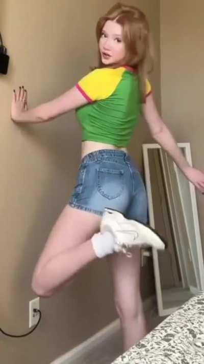 Mak's Tight Jean Shorts Vid