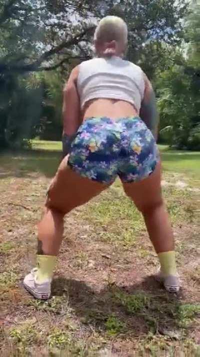 That Classic South Florida Ass Twerk