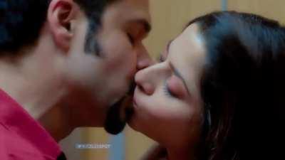 Vedhika Sensual LIP LOCK ever