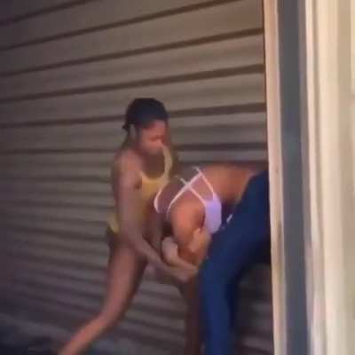 Having a twerk break in the middle of a fight