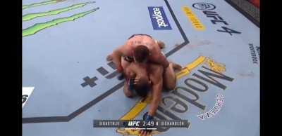 Is there a more badass defense from a takedown in UFC or even MMA history?