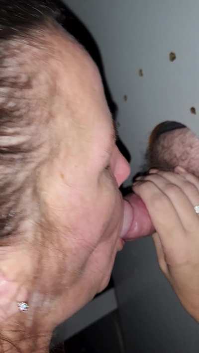 Connecticut hotwife at gloryhole