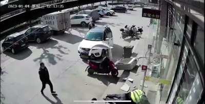 Security guard vs tire 