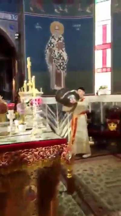 [NQM] Very odd tradition during Easter resurrection from Greece! Priests screaming and smashing things! Katerini, Thessaly.