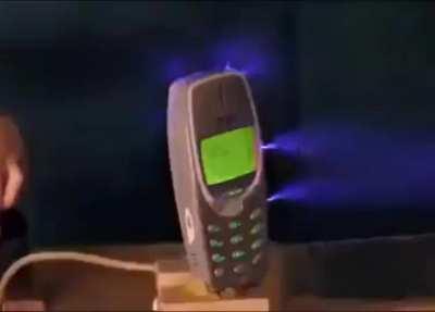 NOKIA 3310 charged with 1 million volts