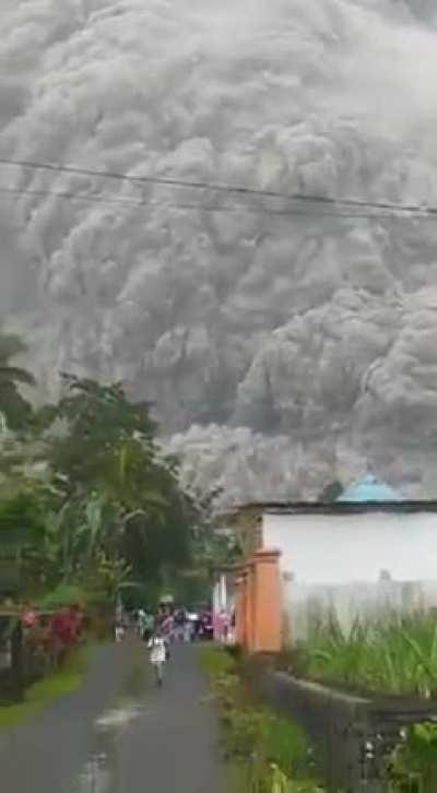 Mount Semeru, Indonesia just erupted today 4th December 2021