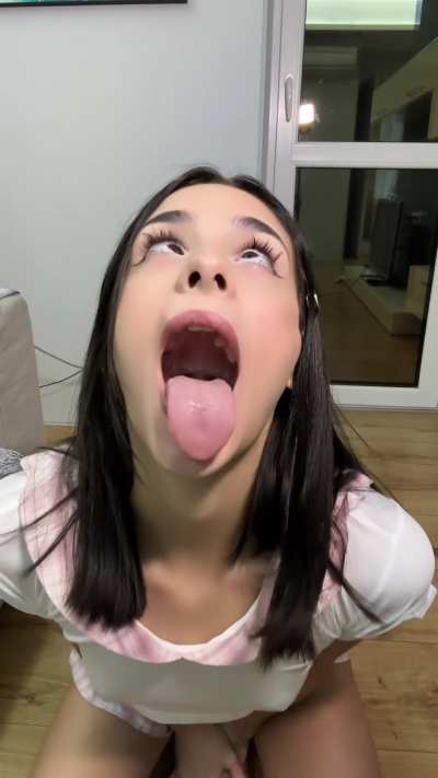 My mouth is made for daddy's cock! Will you fuck me?