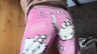 hello kitty fart hehe