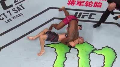 Ovince Saint Preux chokes Yushin Okami out cold with his signature Von Flue choke