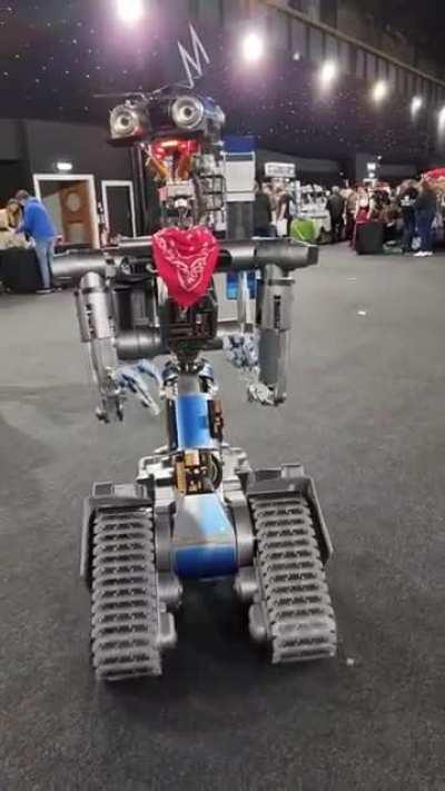 Someone built a fully working Johnny 5!