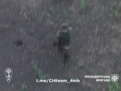 4th mechanized battalion of the Separate Presidential Brigade show us how they defend Ukrainian land from the occupiers with drones. They also shed some light on why some russians end up laying on the field with their pants down.