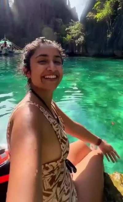 Aakanksha Monga's armpits and bikini, swimsuit cuts from her Phillipines trip