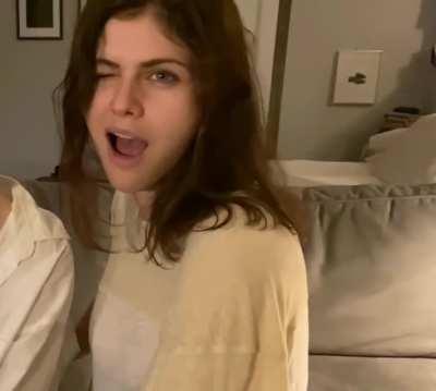 Alexandra Daddario being a bit revealing!