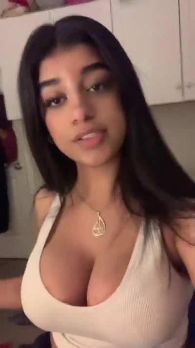 arab titties