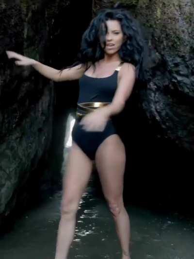 Romanian Singer ' Inna' in Caliente Music Video