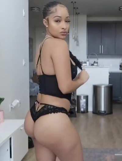 🖤🍑