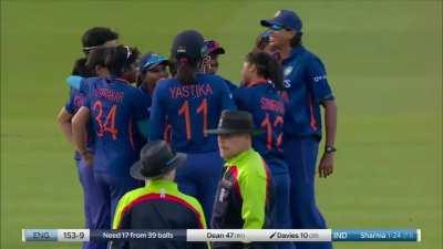 Cricket Match between India and England ends in an controversial way.